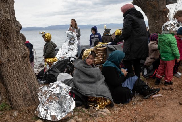 Afghanistan; Afghans; Lesvos; Migration; Political; Skala Sikamineas; boat; borders; children; crisis; dinghy; immigrants; immigration; island; kid; migrants; refugees; Αφγανιστάν; Αφγανοί; Λέσβος; Νησί; Σκάλα Συκαμινέας; Συκαμιάς; βάρκα; μετανάστες; μετανάστευση; μετανάστης; μεταναστευτικό; παιδί; παιδιά; προσφυγικό; πρόσφυγας; πρόσφυγες; σύνορα;