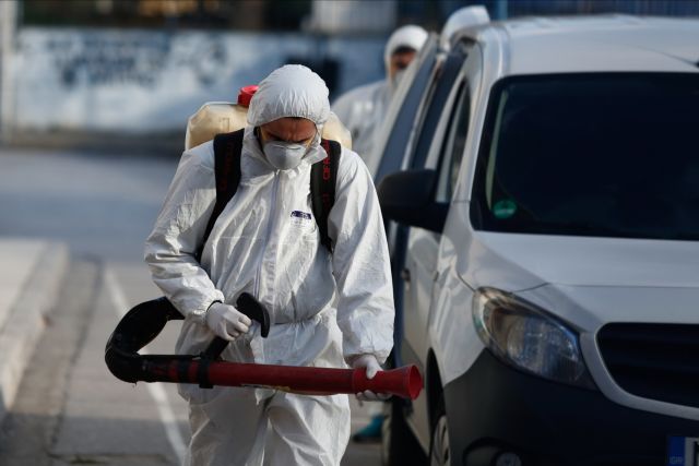 15ο Λύκειο; Coronavirus; CORVID-19; decontamination; hazmat suit; outbreak; Thessaloniki; virus; Θεσσαλονίκη; απολύμανση; ιός; κοροναϊός; κορονοϊός; ξέσπασμα; στολή;
