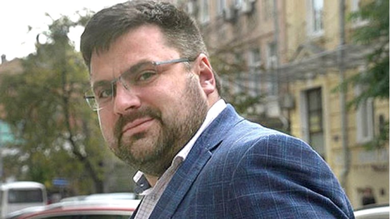 NAUMOV
