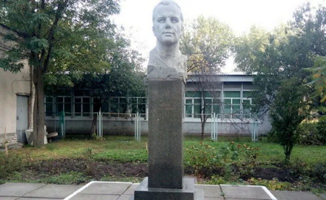 gagarin-kiev3