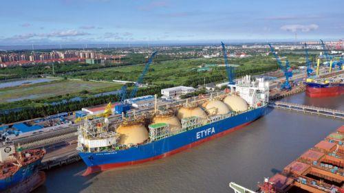 Επιτεύχθηκε κατ’ αρχήν συμφωνία για παραλαβή του FSRU «Προμηθέας»